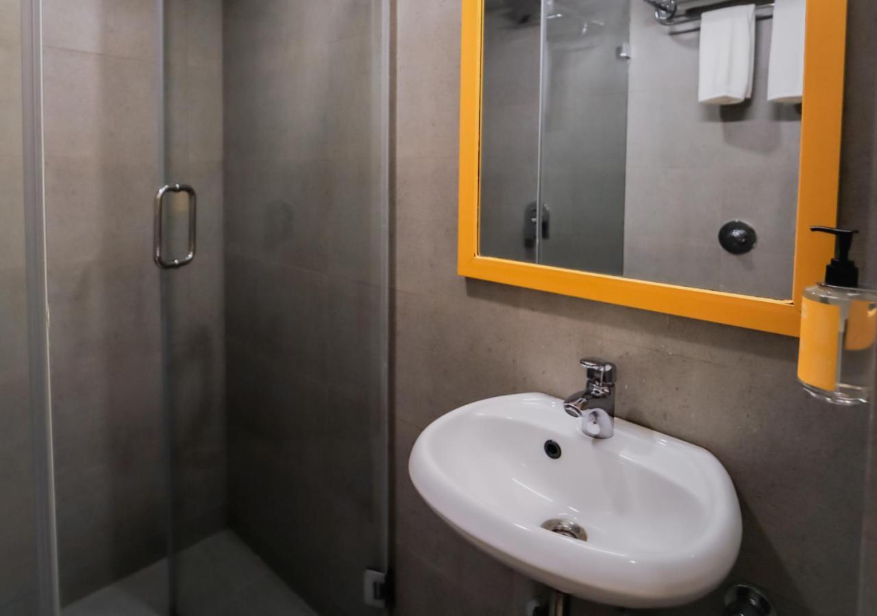 Bloom Hotel - Worli South Mumbai Ngoại thất bức ảnh